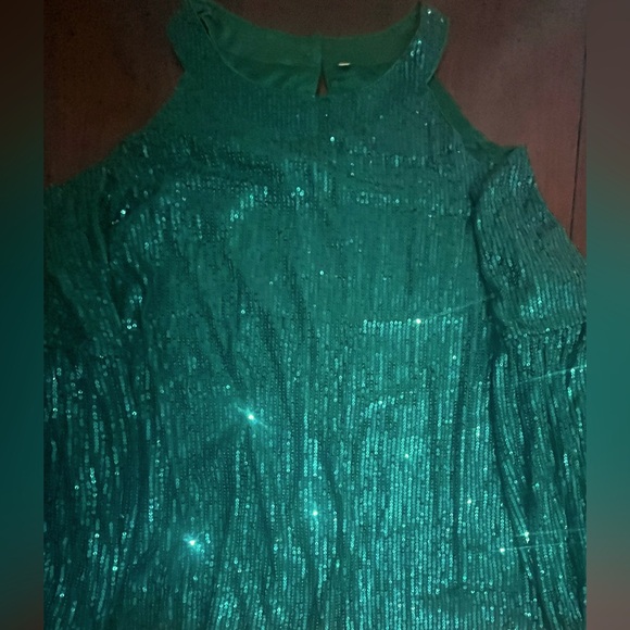 NWOT Blanches Sequin Top Long Sleeve Crew Tunic open shoulder Top - Picture 10 of 13